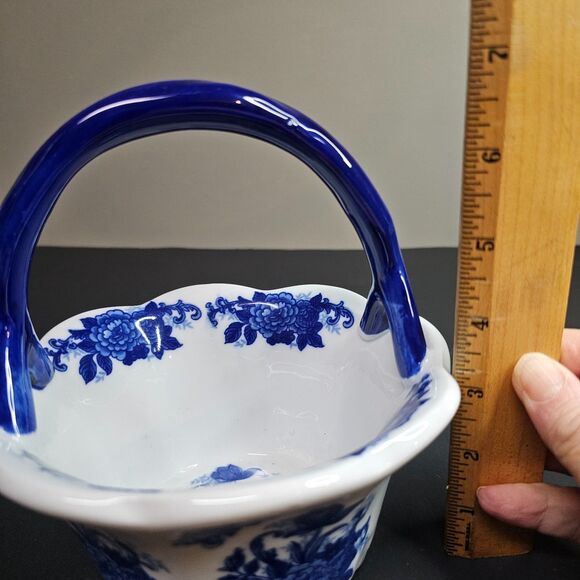 Vtg Blue and White Ceramic Basket with Handle Country Cottagecore 7" - Picture 7 of 8